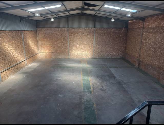 425M² WAREHOUSE TO LET IN POMONA